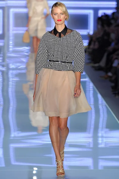Look 1